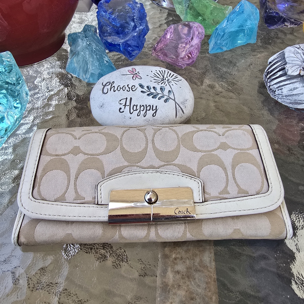 Coach Signature Elegant Beige & Cream Wallet - Picture 2 of 12